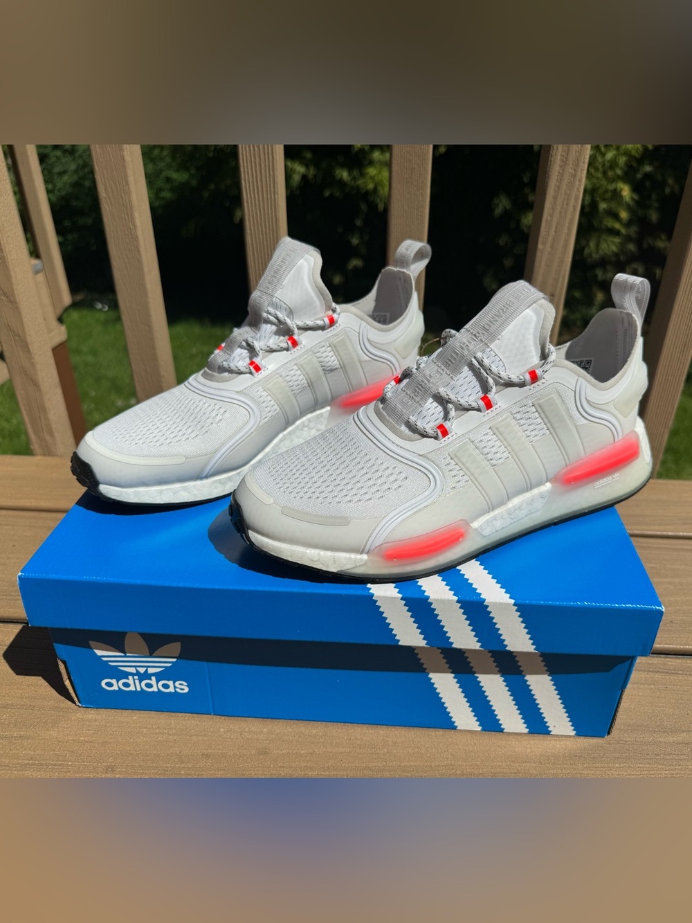 NEW Men’s Adidas NMD_V3 - Cloud White / Pink size 10
